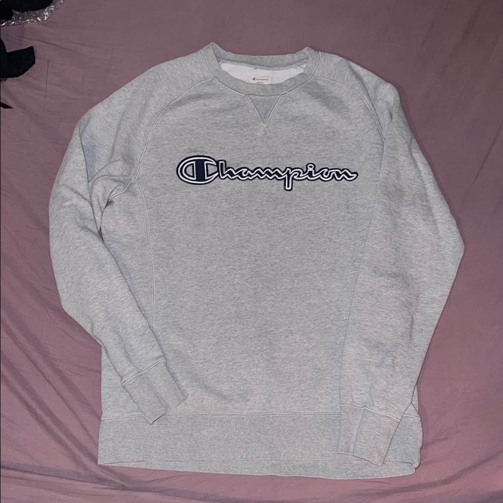 Men’s M Champion Gray Crewneck Sweater Classic Style